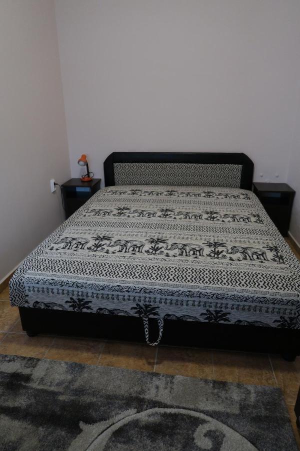 Eva Apartman Szigetvár Zewnętrze zdjęcie