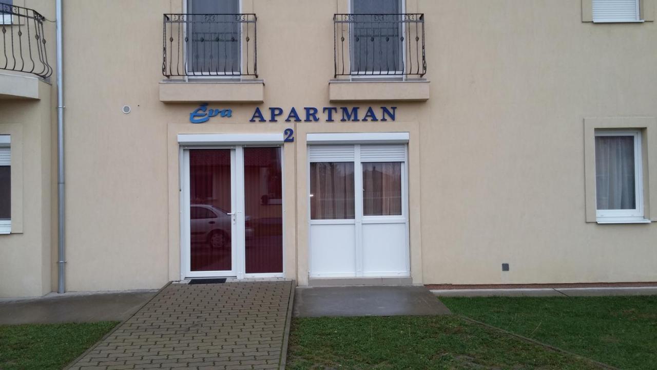 Eva Apartman Szigetvár Zewnętrze zdjęcie